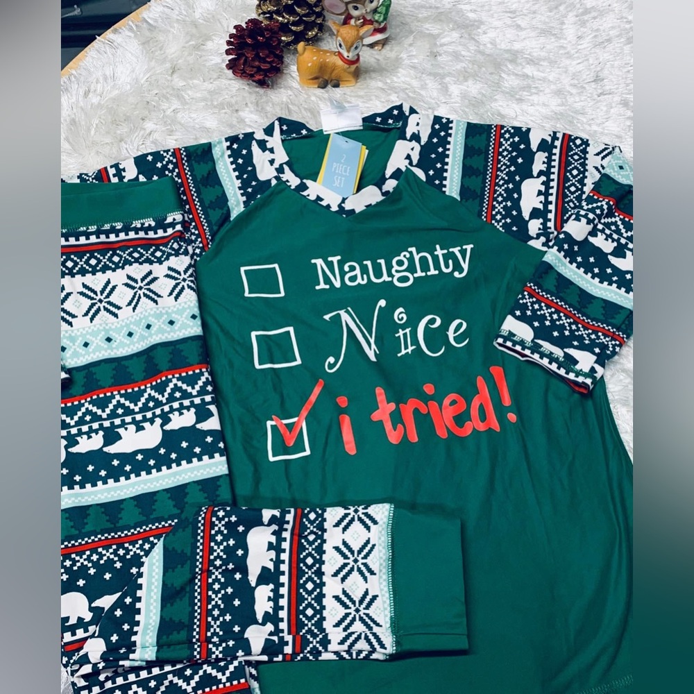 Adorable size 4 boys or girls unisex LuLaRoe kids Christmas Pajamas.